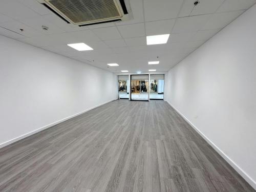 27 Swan Walk Shopping Centre, 27 Swan Walk, Horsham, RH12