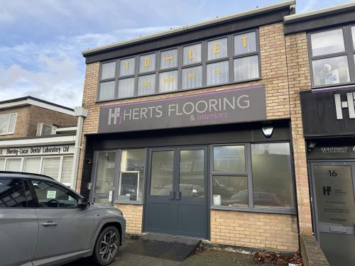 Unit 15, Mark Road, Hemel Hempstead, HP2