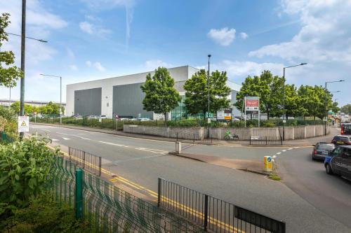 Unit B, Premier Park, Park Royal, London, NW10