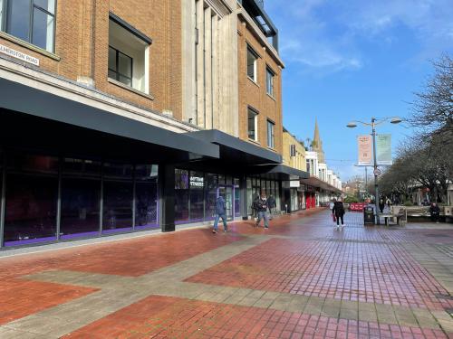 Handleys' Corner, 44-46 Palmerston Road, Southsea, PO5