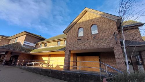 23 Ashton Square, Dunstable, LU6