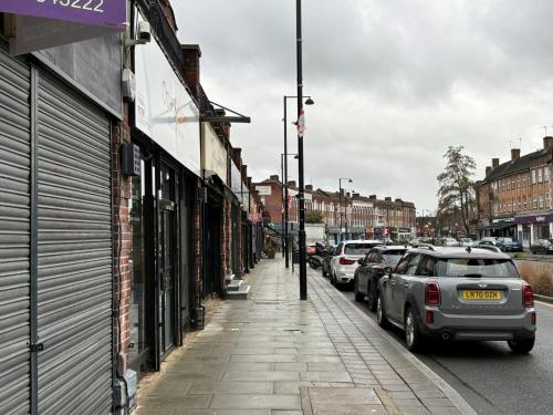 85 Field End Road, Eastcote, HA5