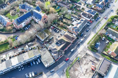 2-4 Christchurch Road & 5 Milton Green, New Milton, BH25