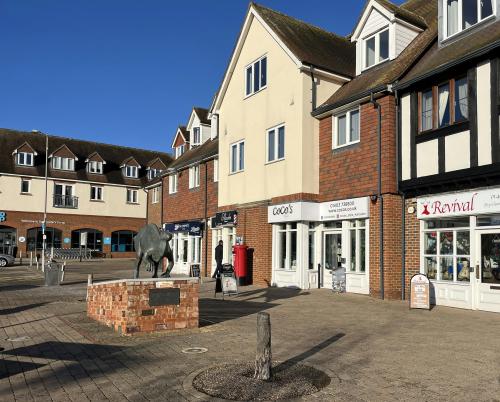 Lintot Square, 4 Fairbank Road, Horsham, RH13