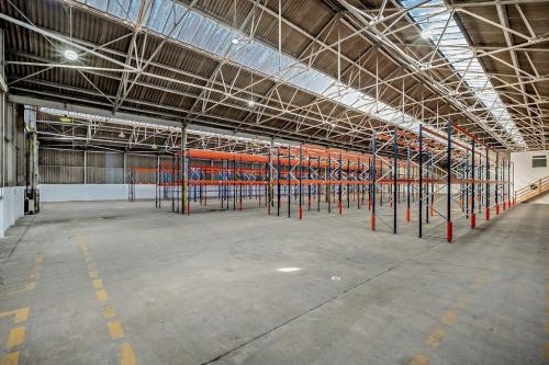 Unit 23 Bays 1,2&3, Meon Vale Business Park, Stratford-upon-Avon, CV37