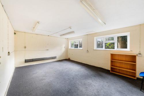 40-42 St. Martins Close, East Horsley, Leatherhead, KT24