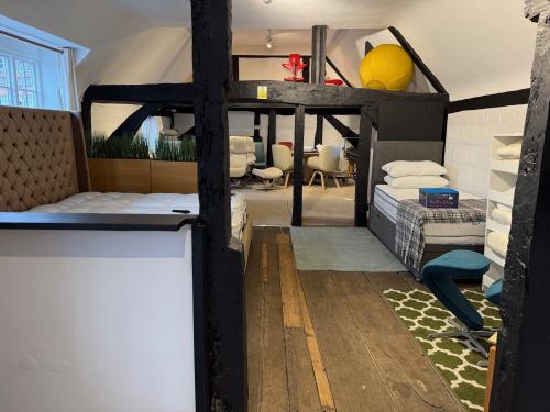 Oxford Road, 3-5 Quoiting Square, Marlow, SL7