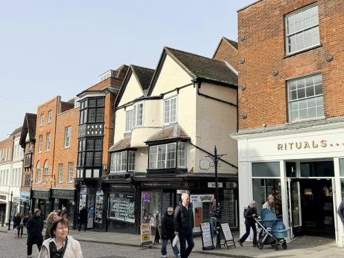 77/81 High Street, Guildford, GU1