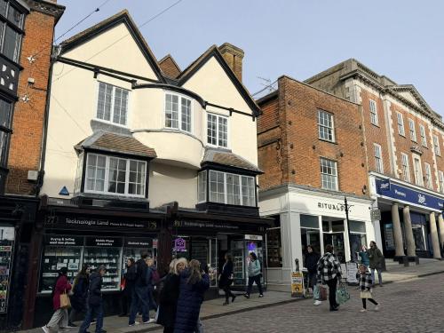77/81 High Street, Guildford, GU1