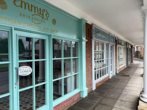 3 The Broadway, Hatfield, AL9