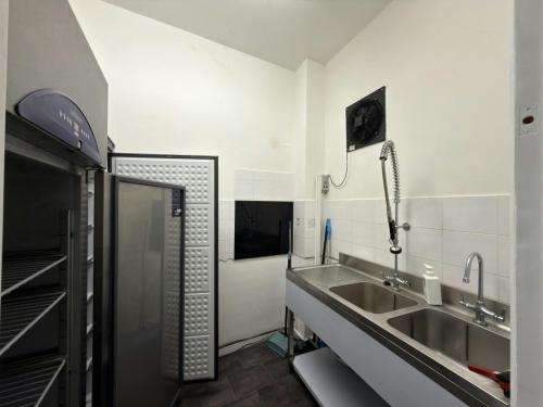 3 The Broadway, Hatfield, AL9