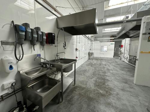Unit 30, Swan Industrial Estate, Rosemary Road, Wimbledon, London, SW17