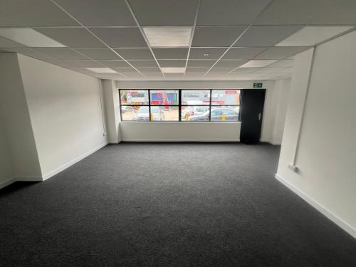 Unit 10, Kimpton Trade & Business Centre, Minden Road, Sutton, SM3