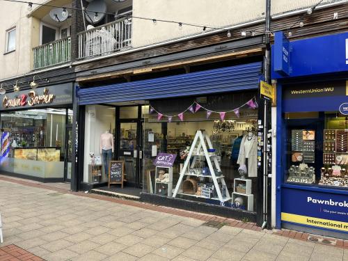 9 Broad Walk, Crawley, RH10