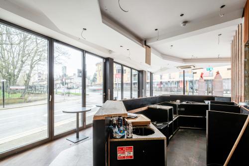 637 Forest Road, Walthamstow, London, E17