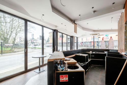 637 Forest Road, Walthamstow, London, E17