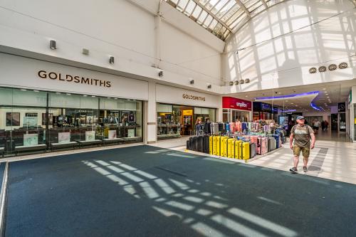 Unit 25a, Cascades Shopping Centre, Commercial Road, Portsmouth, PO1