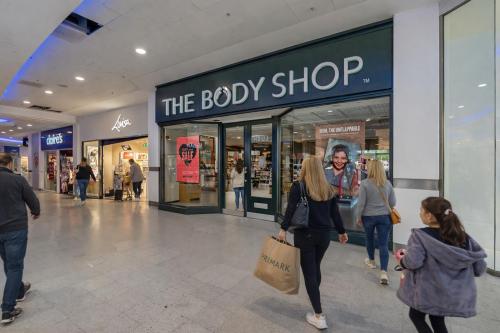Unit 27 Meadow Walk, Cascades Shopping Centre, Commercial Road, Portsmouth, PO1