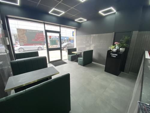 64 64A & 64B London Road, Portsmouth, PO2