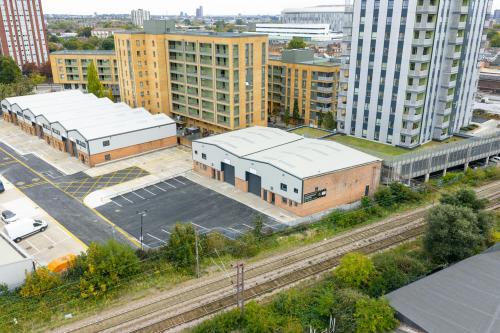 unit 18-19, Langhedge Lane Industrial Estate, Tottenham, London, N18