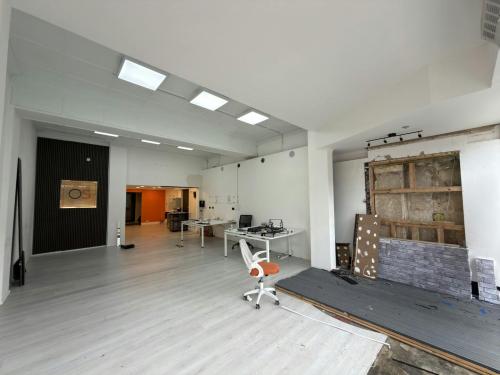 89 Field End Road, Eastcote, HA5