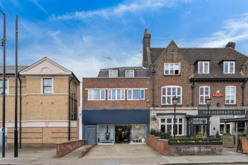 281 Ballards Lane, North Finchley, London, N12