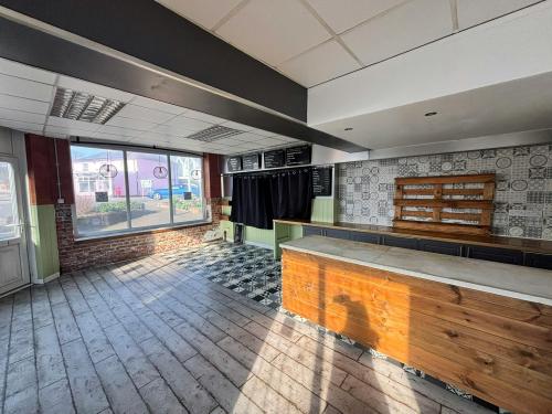 2 London Road, Horndean, Waterlooville, PO8