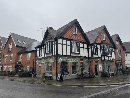 54-56 High Street, Lyndhurst, SO43