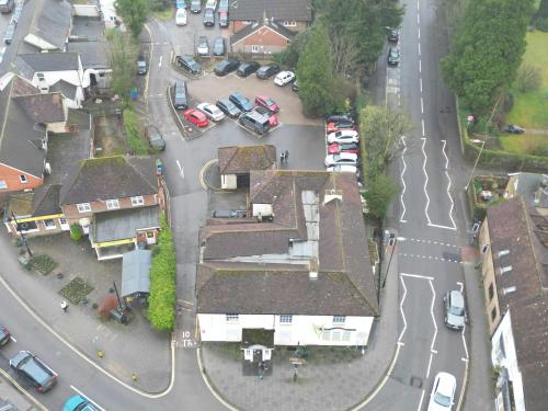 3 The Square, Liphook, GU30