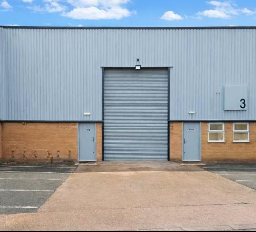 Unit 3, East Budbrooke Industrial Estate, Hiron Way, Warwick, CV34