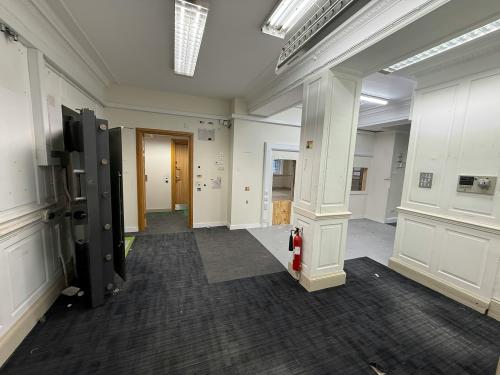5 The Square, Petersfield, GU32