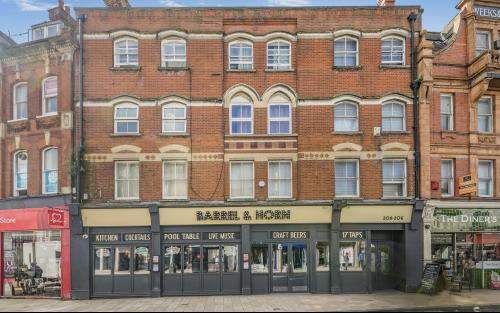 204-206 High Street, Barrel & Horn, Bromley, BR1