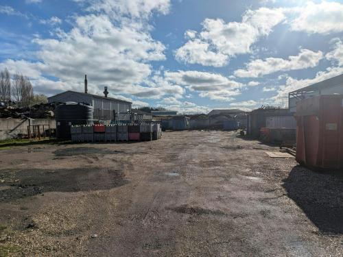 Unit 9, Stubs Industrial Estate, Hollybush Lane, Aldershot, GU11