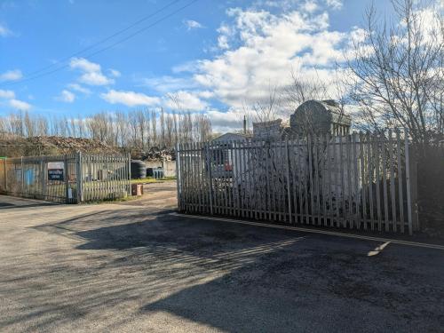 Unit 9, Stubs Industrial Estate, Hollybush Lane, Aldershot, GU11