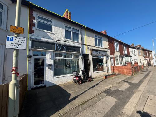 65 Central Road, Hugglescote, Coalville, LE67