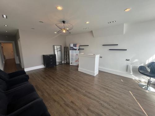 65 Central Road, Hugglescote, Coalville, LE67