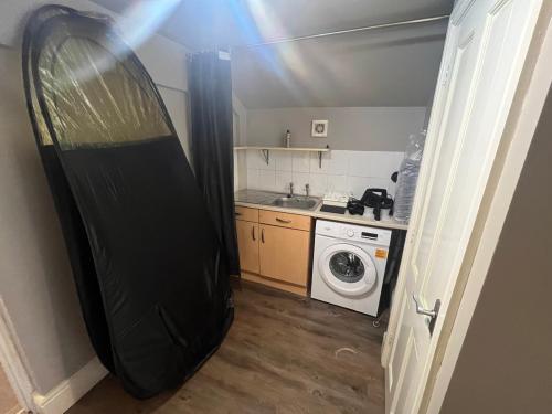 65 Central Road, Hugglescote, Coalville, LE67