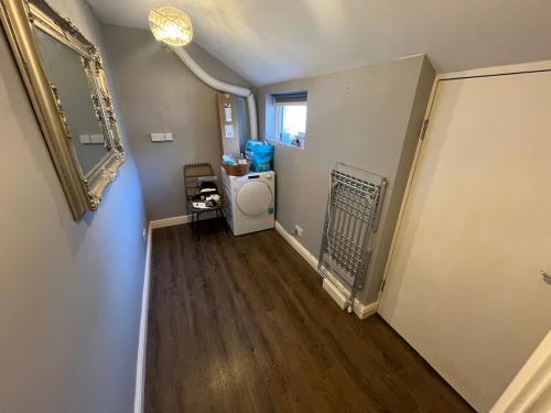 65 Central Road, Hugglescote, Coalville, LE67
