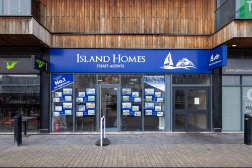 Unit 8D Pier 5, The Quays, Dock Head Road, Chatham Maritime Marina, Chatham, ME4