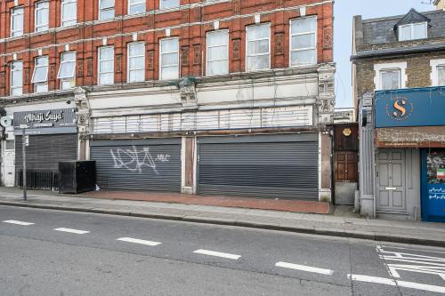 41-43 Cricklewood Broadway, Cricklewood, London, NW2