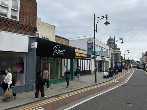 105 High Street, Watford, WD17