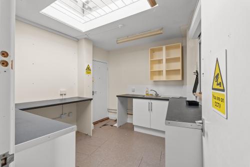 47 Carfax, Horsham, RH12
