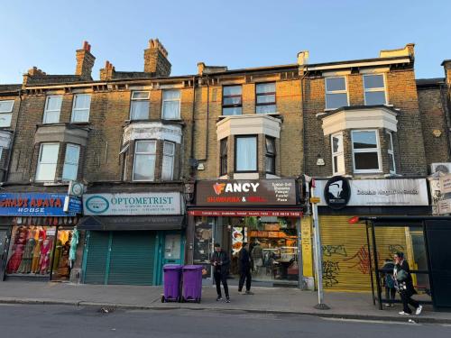 15 Plashet Grove, Upton Park, London, E6