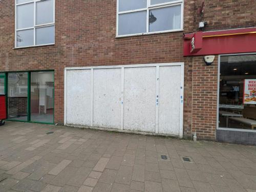 183 Fleet Road, Fleet, GU51