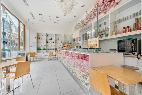 18 Tavistock Street, Covent Garden, London, WC2E