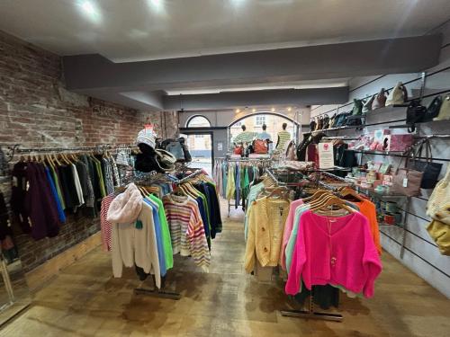 16 High Street, Lewes, BN7