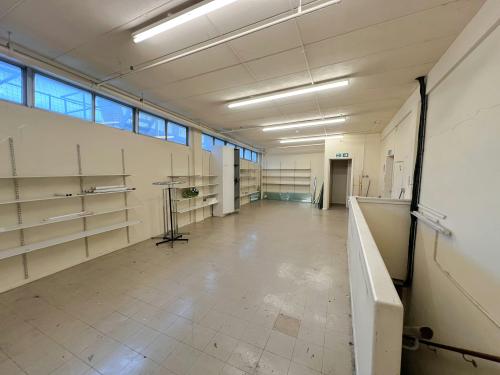 3 Swan Walk Shopping Centre, 3 3 Swan Walk, Horsham, RH12