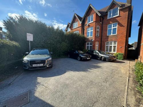 Forecourt, 37 Epsom Road, Guildford, GU1