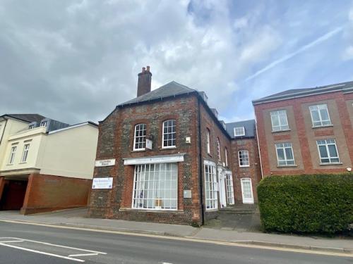 Clarendon House, 44 London Road, Newbury, RG14