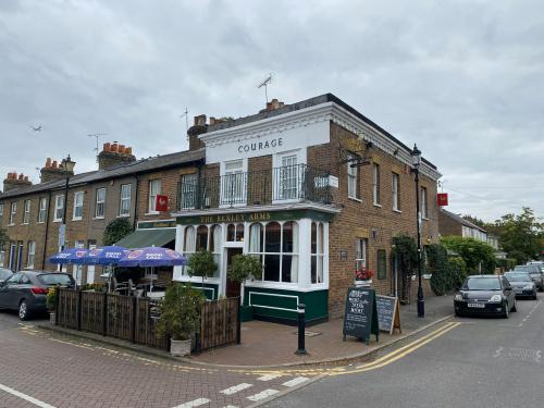 50 Bexley Street, Bexley Arms, Windsor, SL4